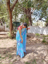 Load image into Gallery viewer, Gulabi Neela Amber Tie Dye Saree