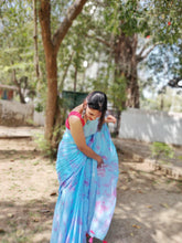 Load image into Gallery viewer, Gulabi Neela Amber Tie Dye Saree