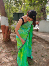 Load image into Gallery viewer, Rangeen Nazarein Tie Dye Saree